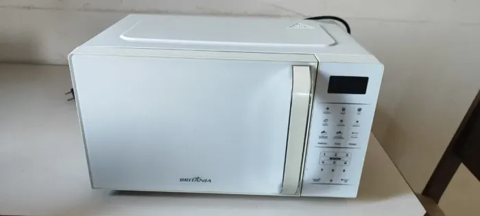 Microondas Britania