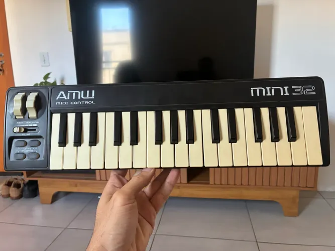 CONTROLADOR MIDI 