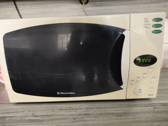Microondas Electrolux,27 lts, entrego e dou garantia