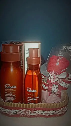 KIT PRESENTE DIA DAS MÃES - JAMBO ROSA E FLOR DE CAJU