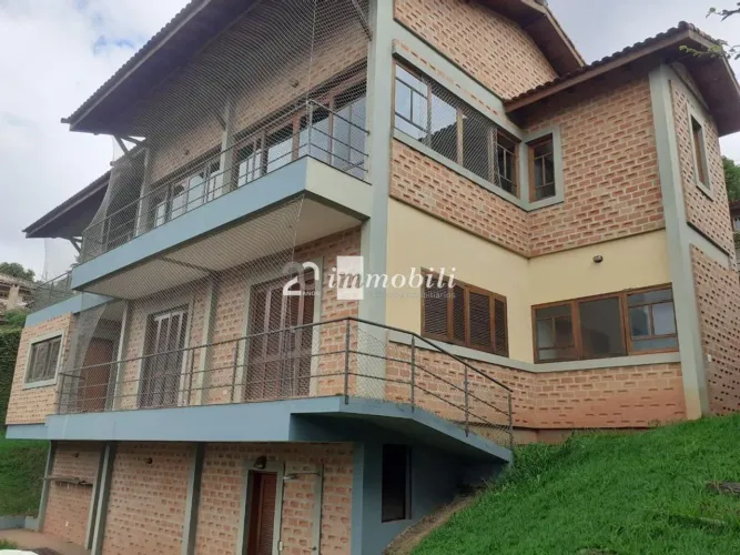 Casa à venda e para alugar em Cotia, Granja Viana, com 4 suítes, com 300 m²