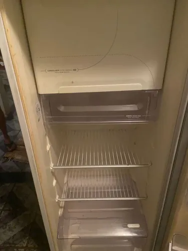 Vende-se geladeira