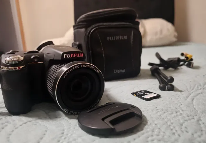 Câmera Fujifilm FinePix S4000 - excelente estado