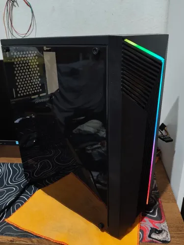 Gabinete Gamer - Lateral Acrílico Fumê - Fita RGB ajustável