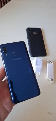 Samsung A20