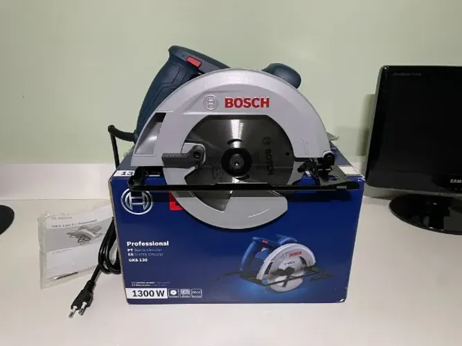 Serra Circular Bosch GKS130 - 110v - NOVA, NUNCA FOI USADA!