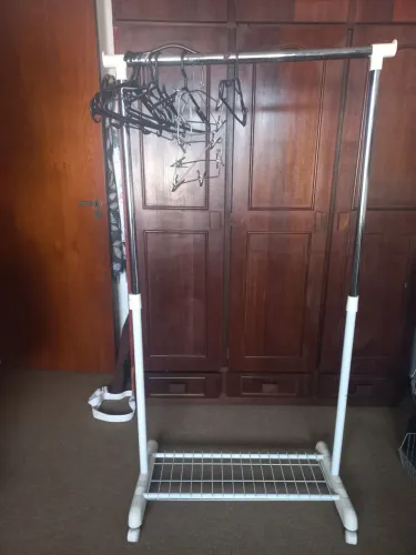 ARARA DE ROUPAS NOVA
