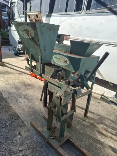 Máquina Tijolo Ecológico + Triturador de Solo
