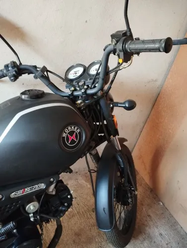 Moto impecável apenas 850 km rodados 