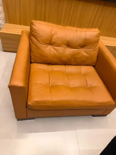 Poltrona couro caramelo