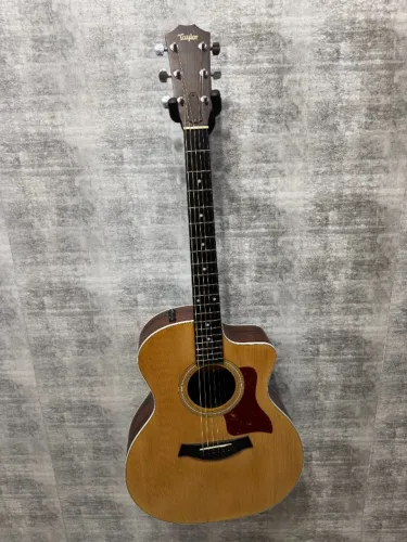 Taylor 214ce