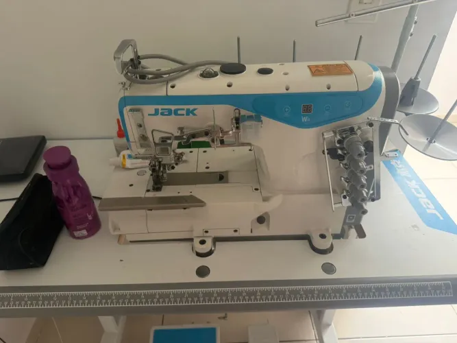 Máquina galoneira ( colarete ) Jack w4 
