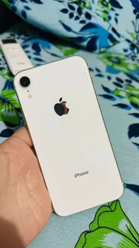 iPhone Xr White