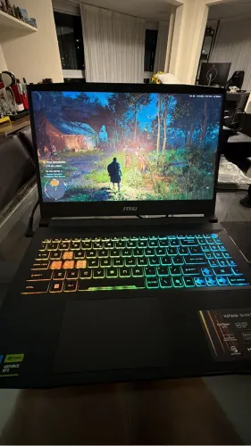 Notebook Gamer MSI Katana 15 Intel i5, RTX 5070, 16gb RAM, 1TB SSD, tela 15.6? LCD 165hz