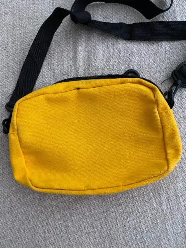 BOLSA OMBRO TRANSVERSAL AMARELA