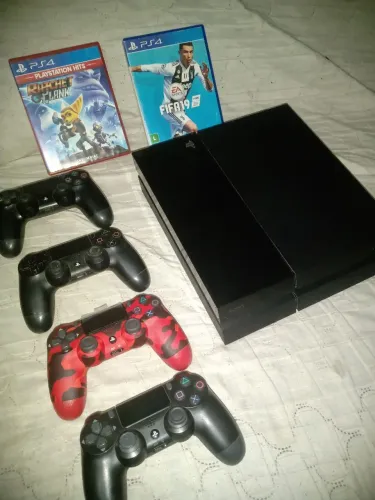 PS4 FAT 500GB em ótimas condições