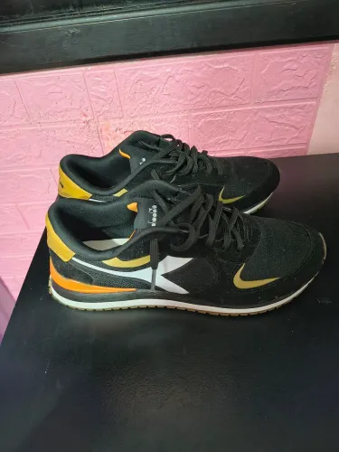 Vendo tênis Diadora