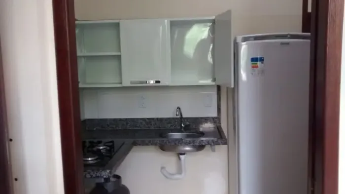 Aluga-se Kitnet / apartamento 1 quarto MOBILIADO no Centro de Ponte Nova (MG)