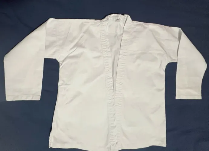 Kimono seminovo (medidas na descrição)