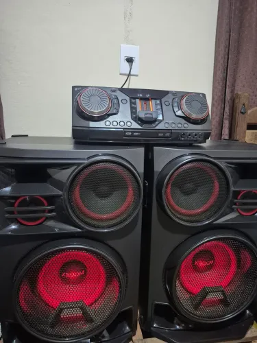 Mini System LG XBOOM CL98 3500W RMS - Potência Absoluta