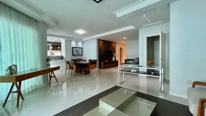 Apartamento 4 Suítes Mobiliado na Meia Praia