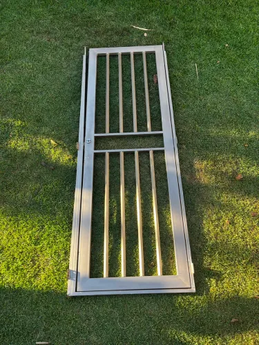Grade de portão 206cm x 74cm