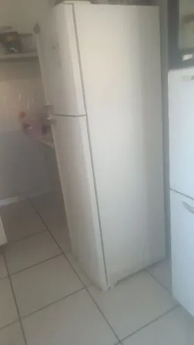 Vende-se geladeira duas portas Electrolux