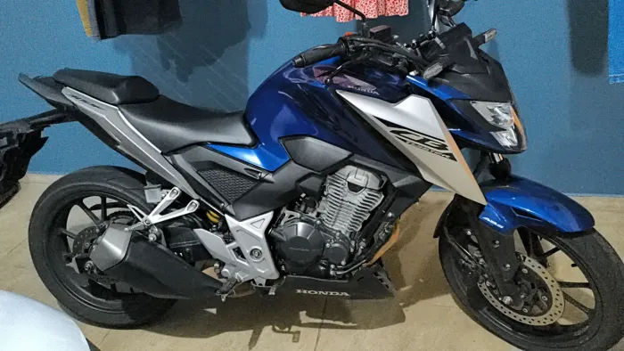 CB 300f