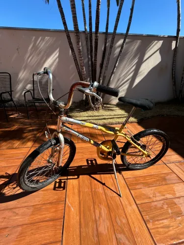 BMX Aro 20 - Boa Estrutura - Ideal para Reforma ou Uso