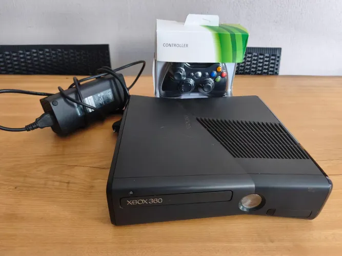 Xbox 360 Slim