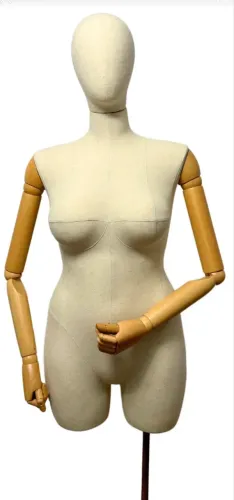 Manequim Plusize Tecido com braço