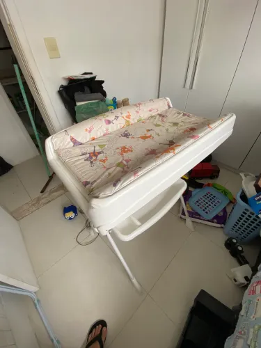 Fraldário + banheira 