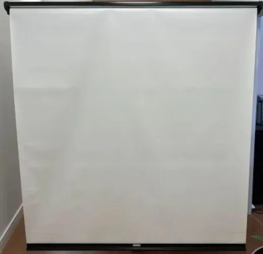 Tela para projeção - Retrátil - 1,90 x 1,80