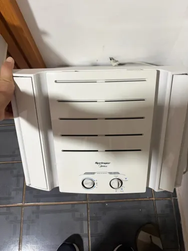 Ar condicionado de janela