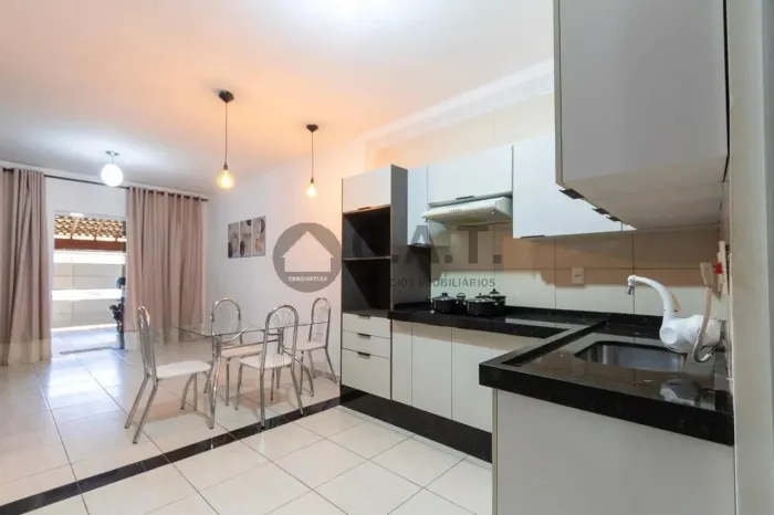 Aluguel de Casa com 3 Quartos e 2 Vagas em Sorocaba-SP, Jardim Santa Catarina - Confira!