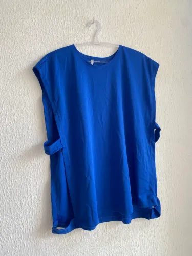 Vende-se 20 coletes (10 amarelos e 10 azuis)