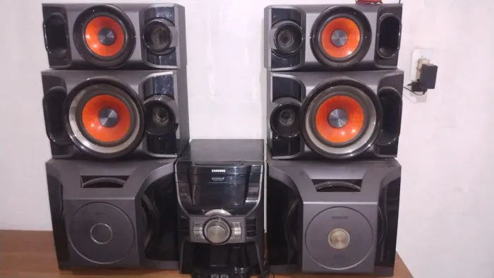 Som completo Samsung - Mini Sustém Samsung MD Giga Sound