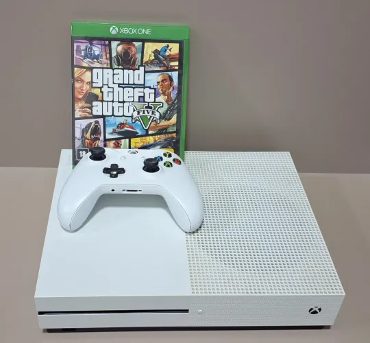 Xbox One S 1 TB + jogo