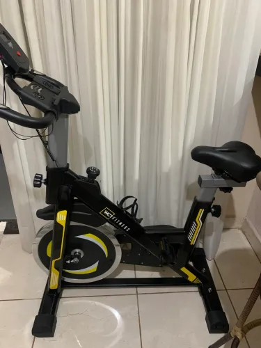 Bicicleta Spinning Com Roda De Inércia De 13kg Wct