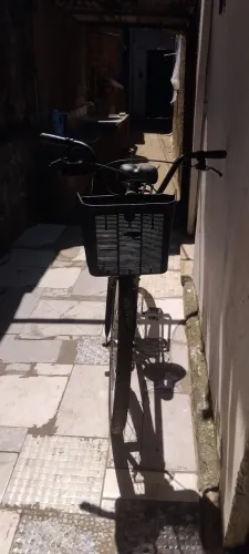 Vendo bicicleta por 800 ,pra colocar dinheiro 