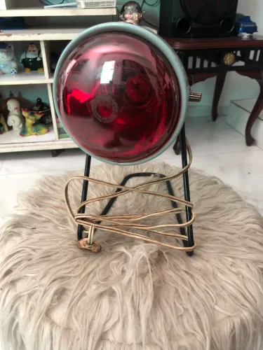 Luminária dos anos 60 e tem médico