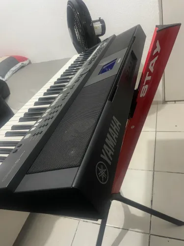 Teclado Yamaha psr-S650