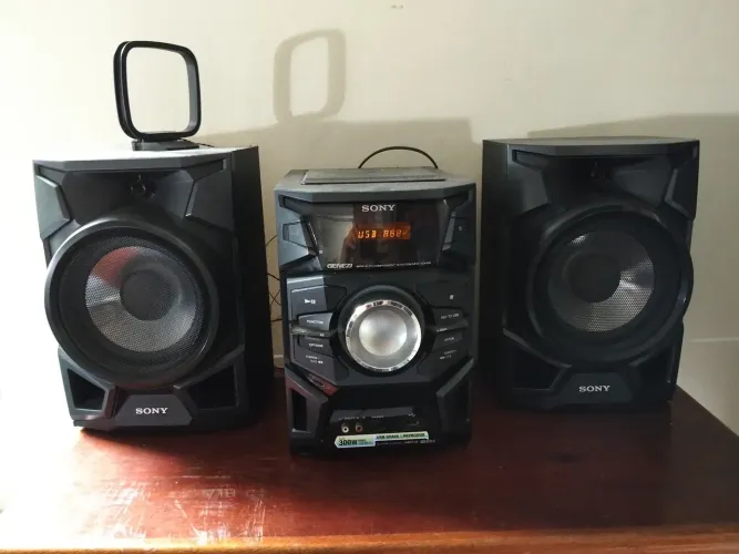 Aparelho de som Sony Genezi 300 w