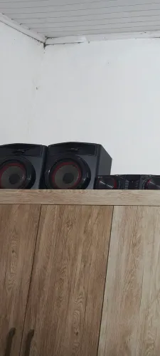 Rádio com bluetooth cd auxiliar tem controle não uso mas 