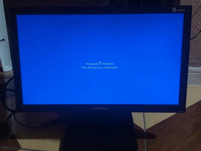 Monitor Samsung S19E310