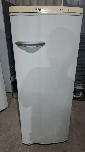 VENDO GELADEIRA ELETROLUX NUM É LINDA NAO MAIS FUNCIONA PERFEITAMENTE POR 530 VR É GRATIS