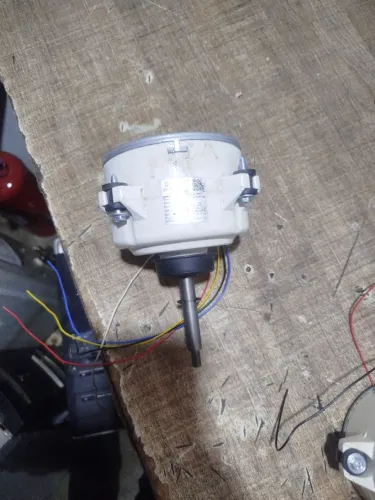Motor ventilador modelo Zwk511B500184 condensadora 60.000 BTUs inverter
