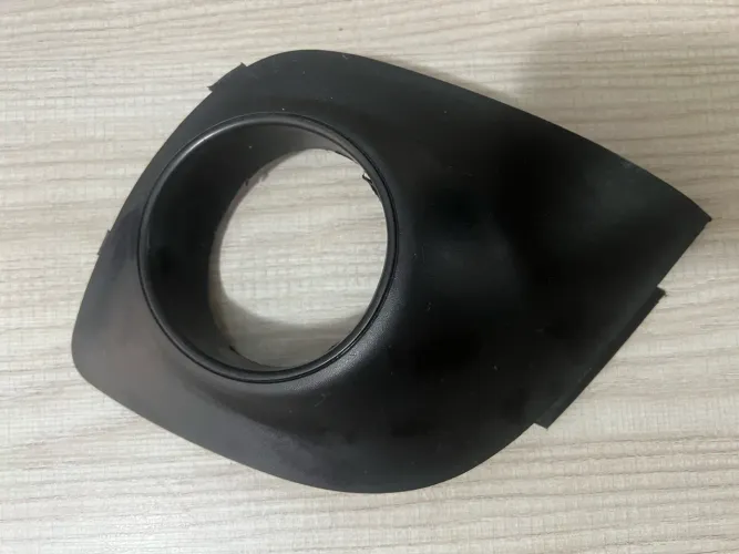 Citroen C3 Picasso - Moldura farol de milha. LD