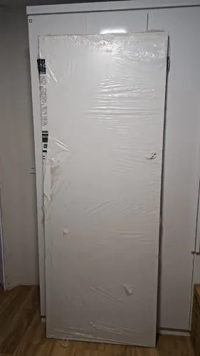 Portas Lisa Alamo Primer com Fundo Branco 
