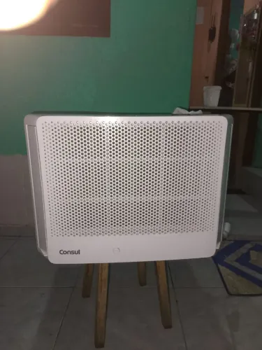 Ar condicionado 10000 btus por 750 novo pouco usado consul